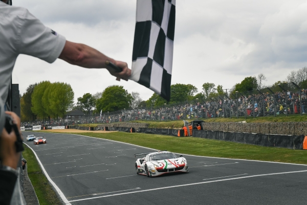 GTWCE Ferrari AF Corse con De pauw e Jean vincono gara1