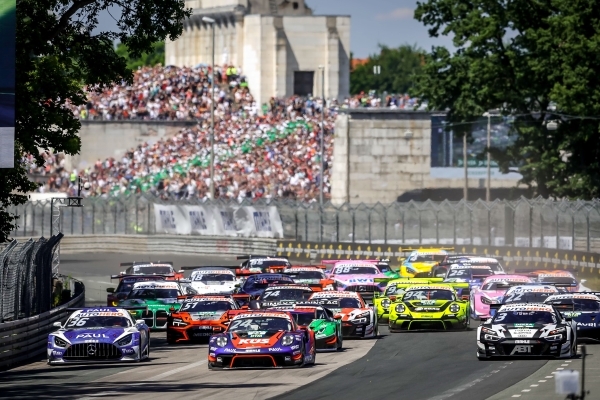 DTM al Norisring vittoria a sorpresa di Preining in gara 1