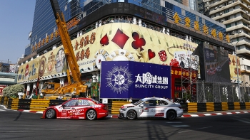 HUFF E’ IL RE DI MACAO