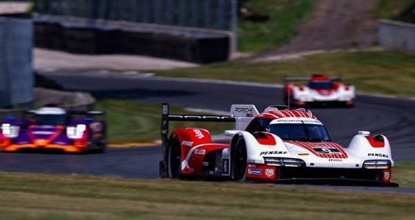 IMSA, doppietta Porsche a Road America