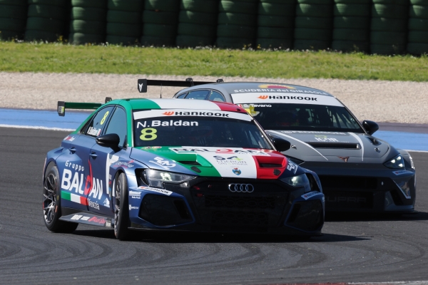 Baldan e Franca portano Aikoa Racing sul podio del TCR Italy